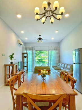 Ezyhouz #3BR Luxury Pool Garden Balcony IMAGO 8Pax